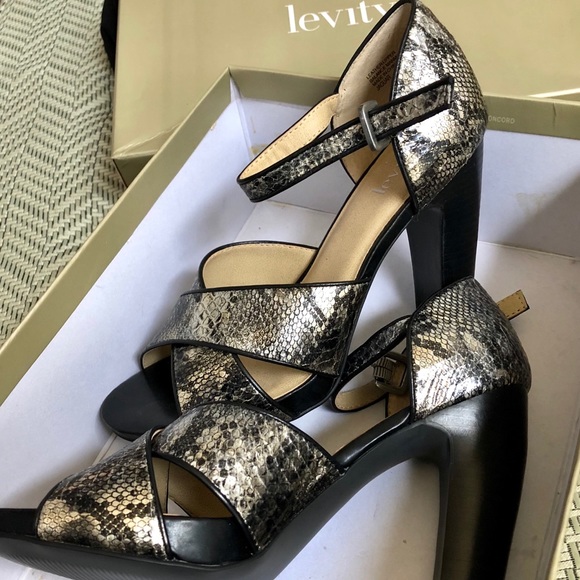 Cool  Vintage Levity Heels - Picture 4 of 8